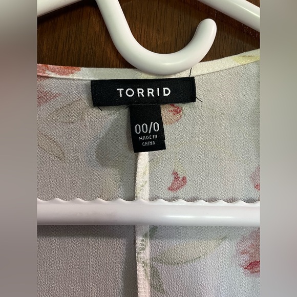 Torrid White Floral Kimono Size 00/0 - Picture 3 of 4